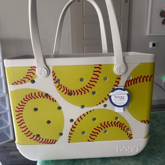 BOGG BAG Handbags - BOGG BAG Yellow and White Sports Tote